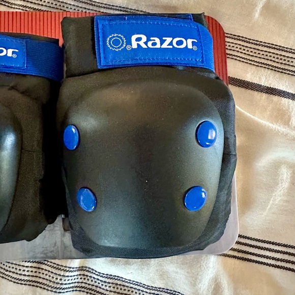 RAZOR ELBOW, WRIST, KNEE PADS - Picture 5 of 6